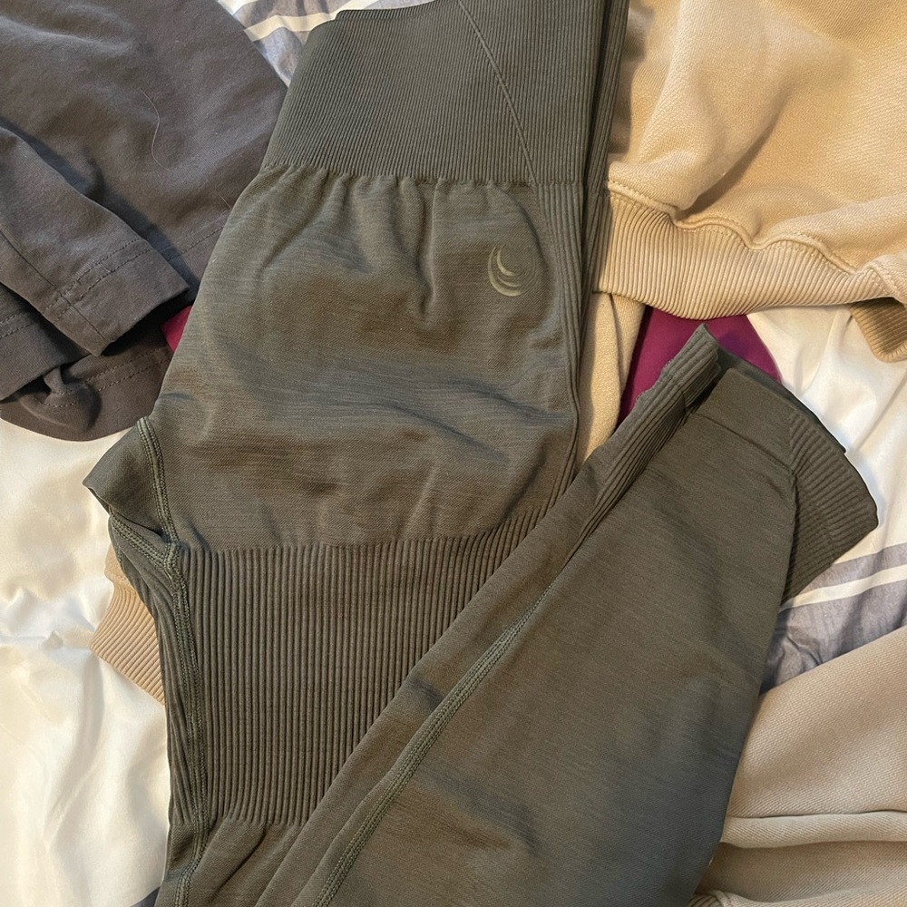 Lazuli Label Scrunch Leggings